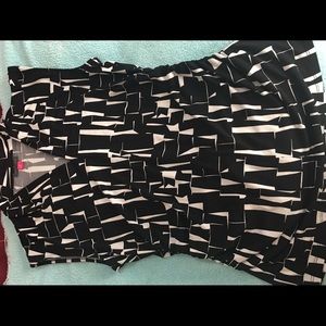 WORN ONCE! VINCE CAMUTO RUCHED TOP!